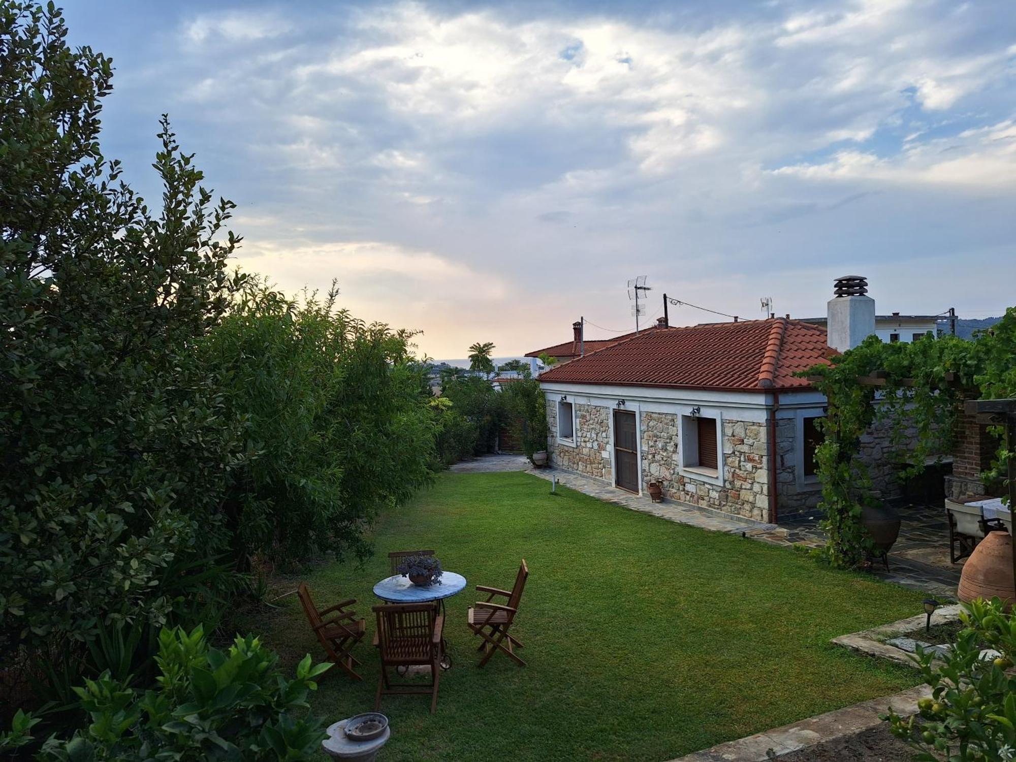 Garden House Kristi Villa Посиди Екстериор снимка