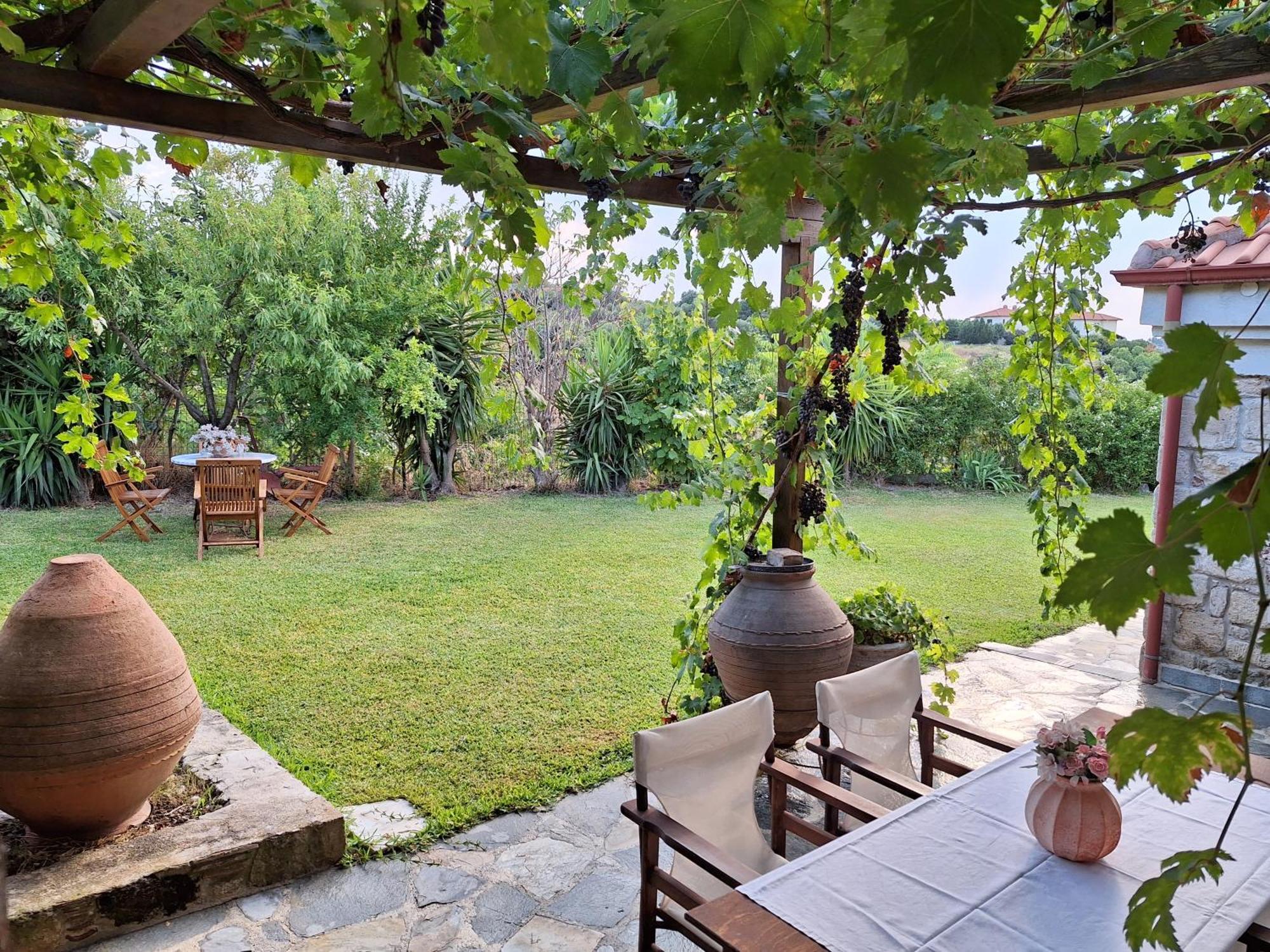 Garden House Kristi Villa Посиди Екстериор снимка